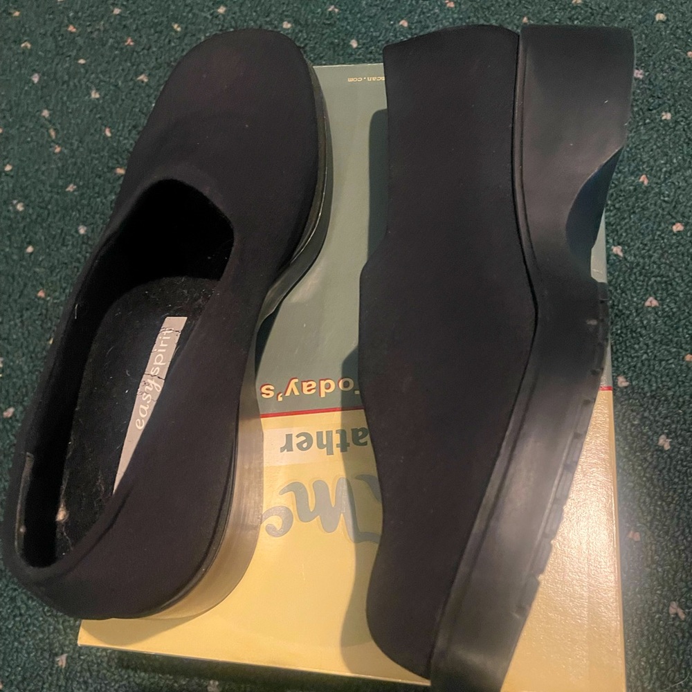 Shoes. Cloth. Soft. Flexible. Size 8. Black.
